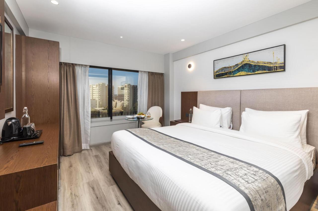 Ramee International Surat Hotell Exteriör bild