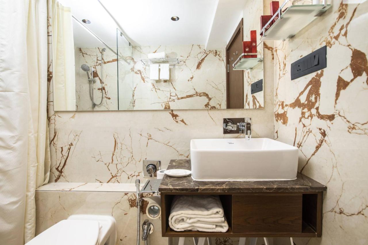 Ramee International Surat Hotell Exteriör bild
