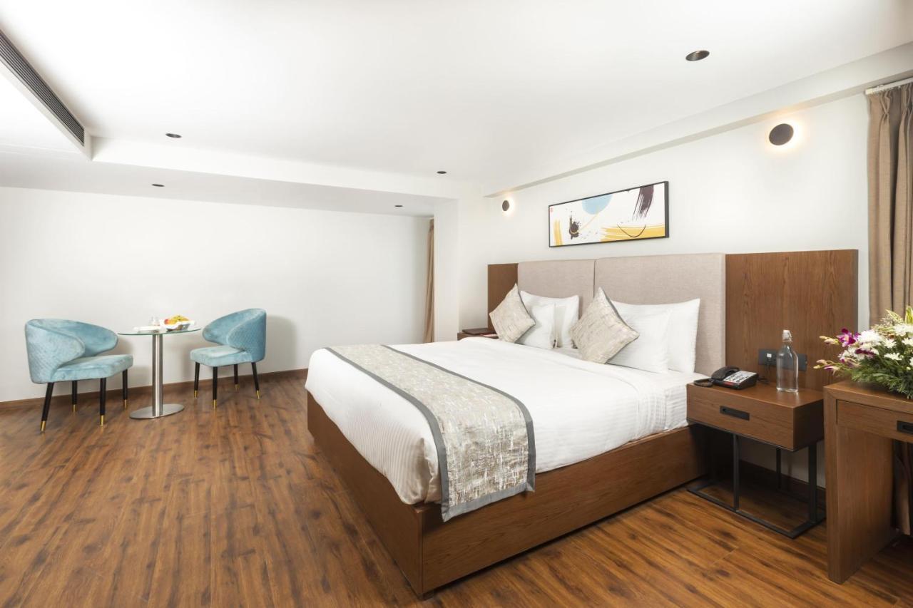 Ramee International Surat Hotell Exteriör bild