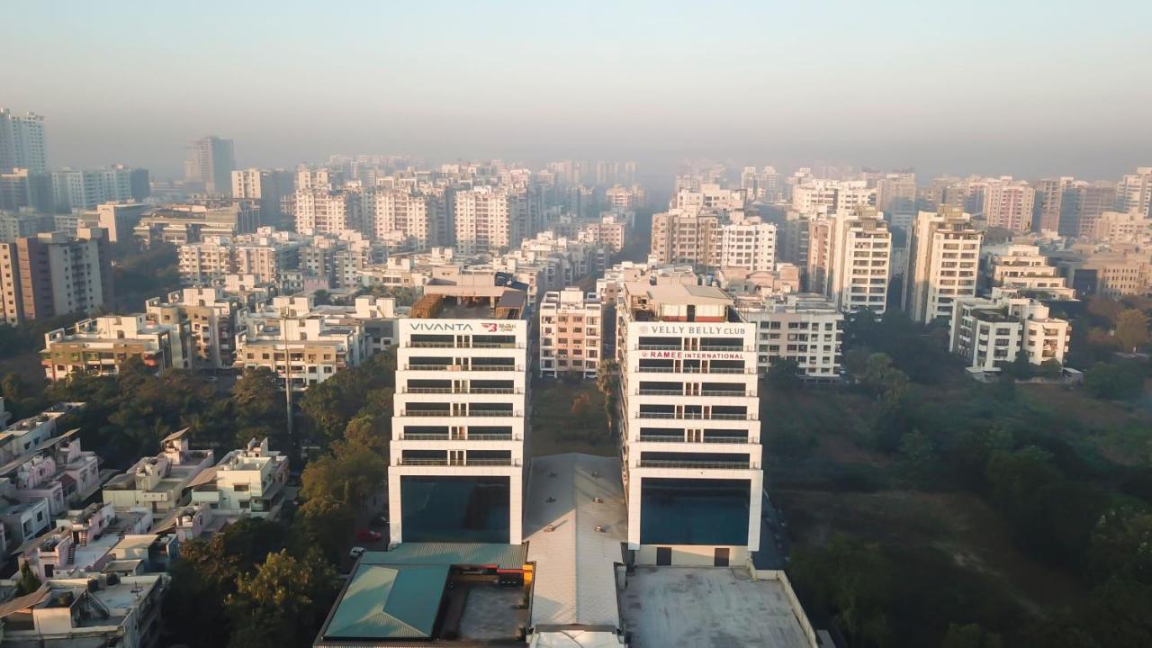 Ramee International Surat Hotell Exteriör bild