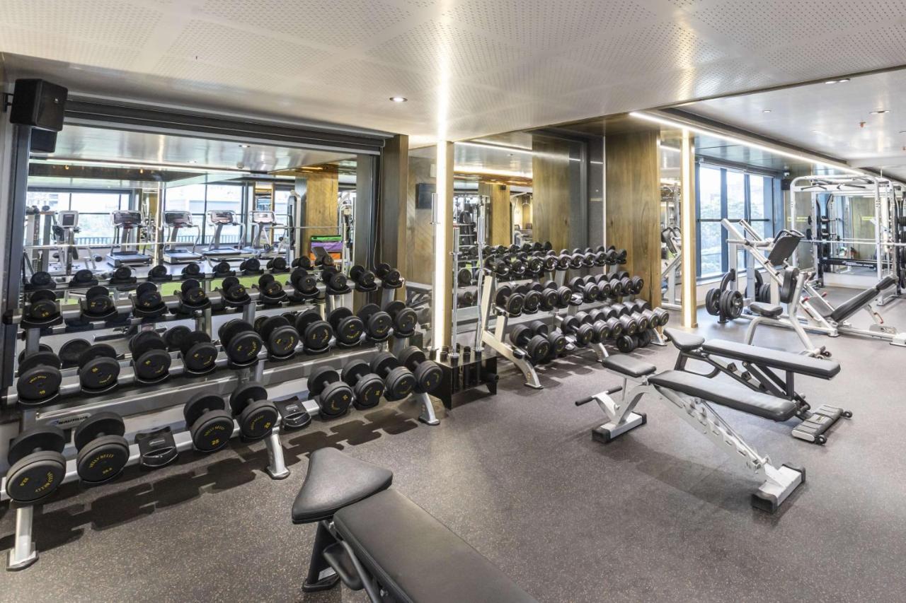 Ramee International Surat Hotell Exteriör bild
