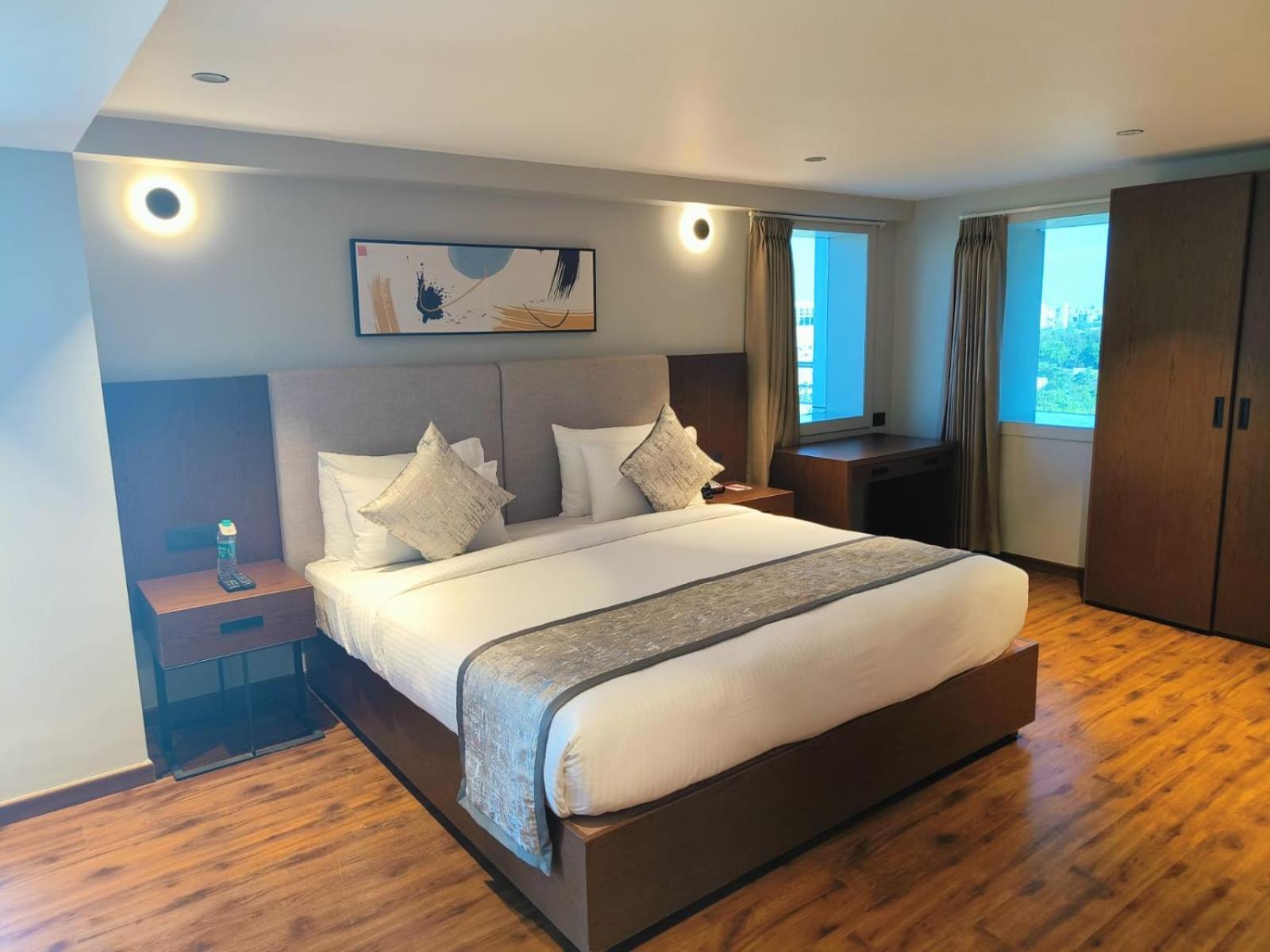 Ramee International Surat Hotell Exteriör bild