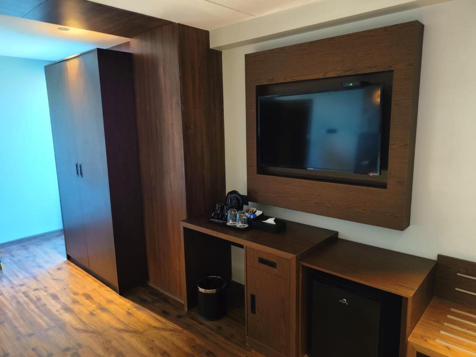 Ramee International Surat Hotell Exteriör bild