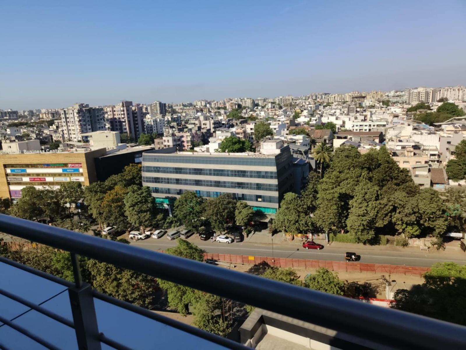 Ramee International Surat Hotell Exteriör bild